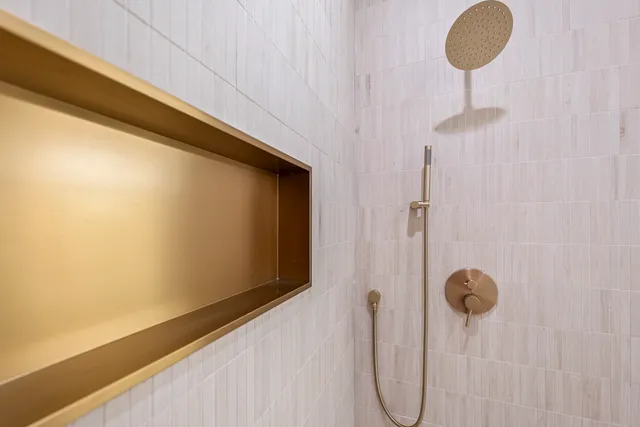 $1,299,900 | 515 East Oakwood Boulevard, Chicago, IL 60653