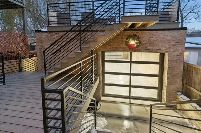 $1,299,900 | 515 East Oakwood Boulevard, Chicago, IL 60653