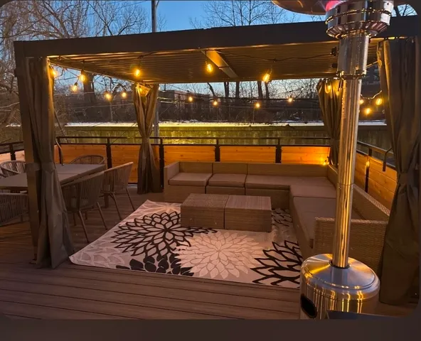 $1,299,900 | 515 East Oakwood Boulevard, Chicago, IL 60653