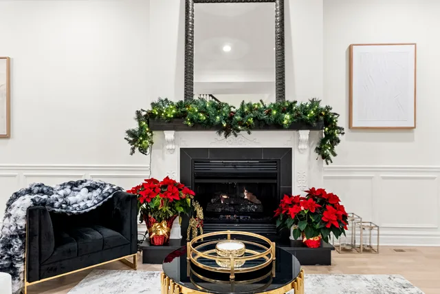 $1,299,900 | 515 East Oakwood Boulevard, Chicago, IL 60653