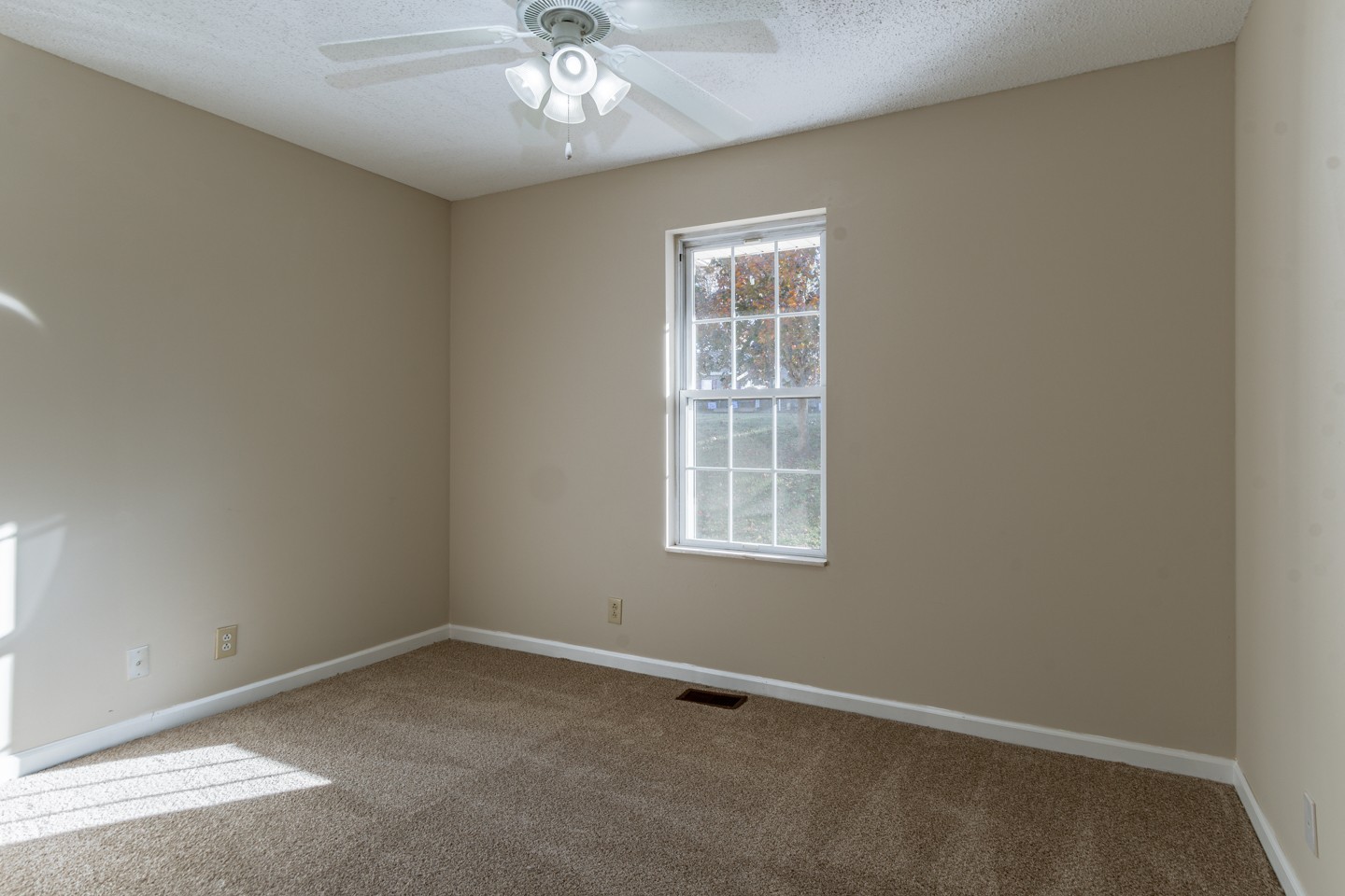 425 McMurry Road Clarksville, TN 37042 - Photo 9 of 16 Gallery Image 9