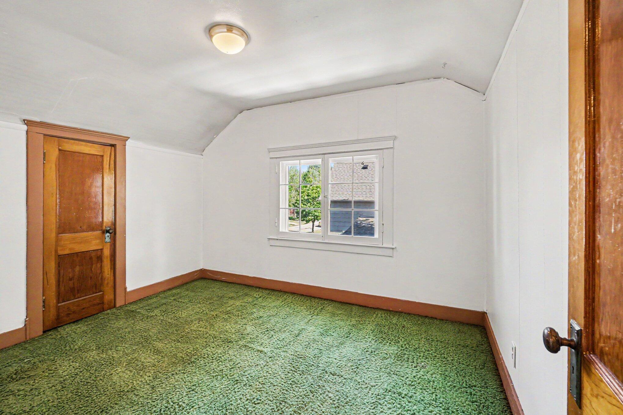 831 Bush Street Jackson, MI 49202 - Photo 17 of 25 016_file_2429