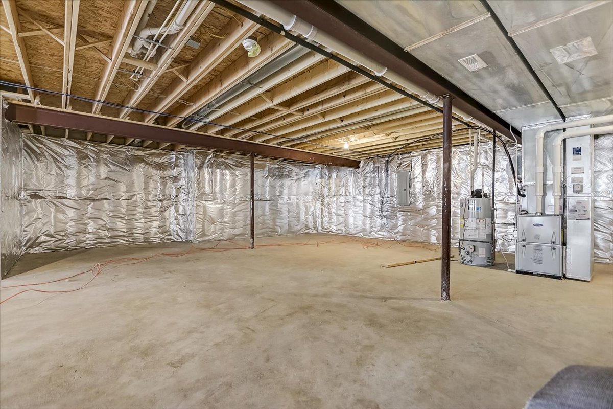 39-w553 Carl Sandburg Road St. Charles, IL 60175 - Photo 45 of 49 a view of an empty room