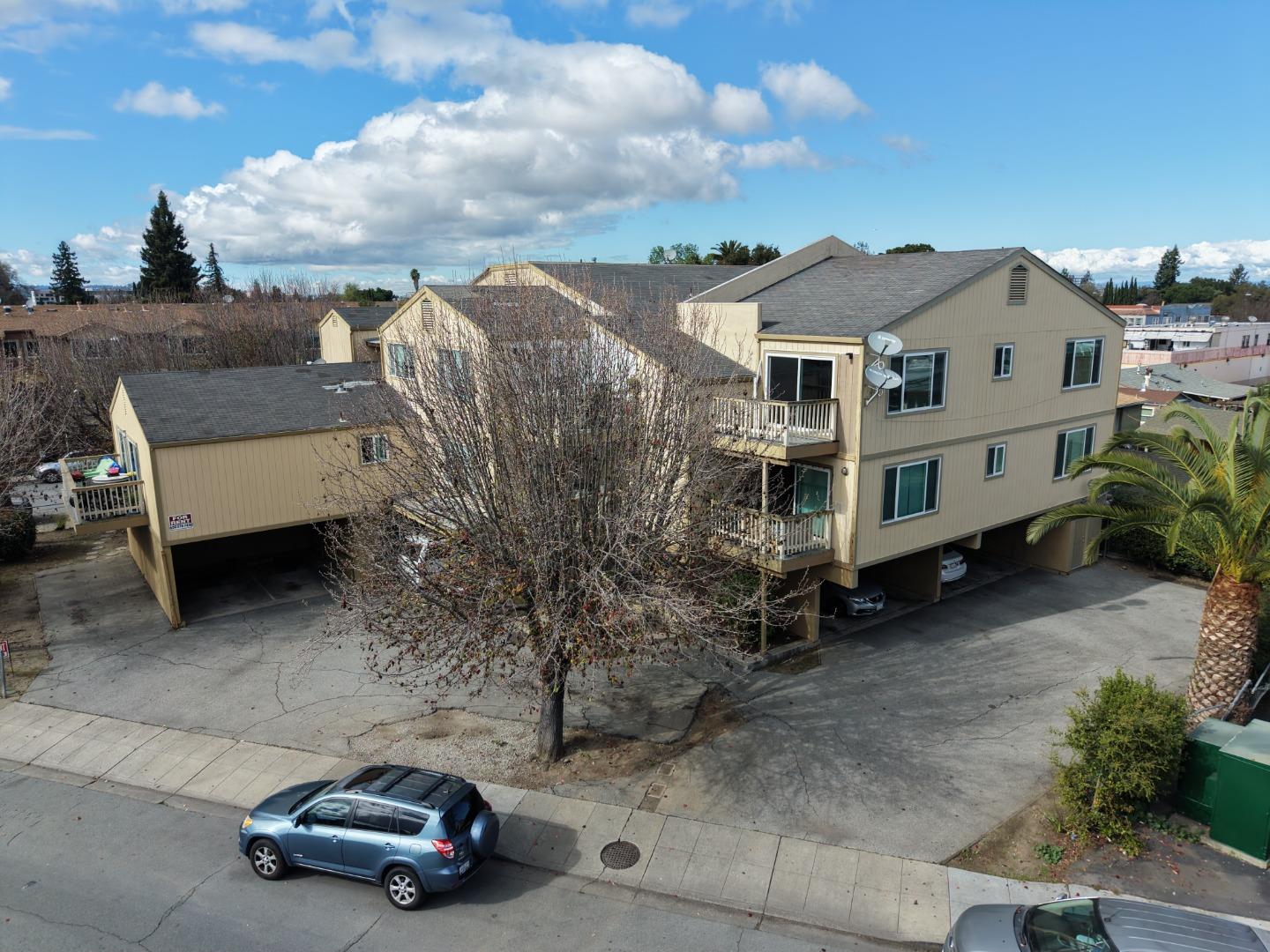 211 Semicircular Road Menlo Park, CA 94025 - Photo 1 of 11