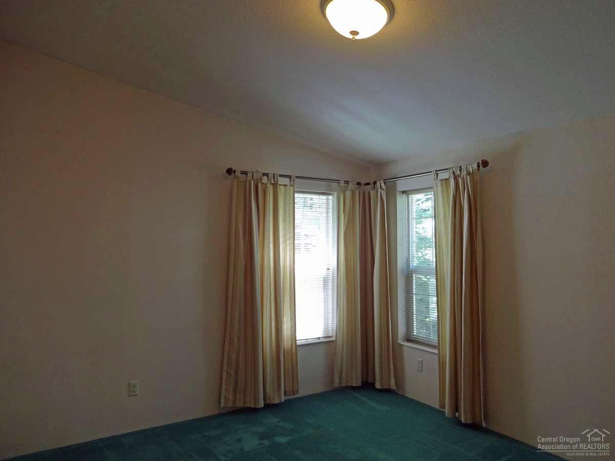 15849 Old Mill Road La Pine, OR 97739 - Photo 15 of 25 Gallery Image 15