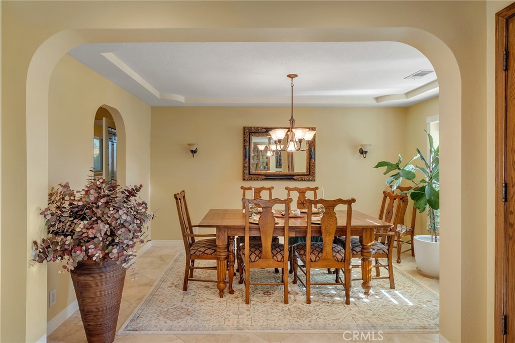 14231 Tawya Road Apple Valley, CA 92307 - Photo 10 of 36