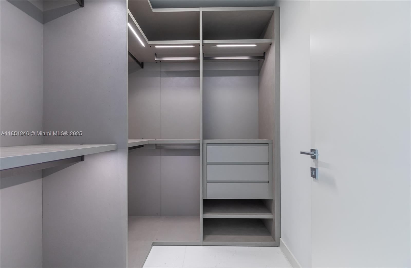 300 Biscayne Blvd Way, Unit 2504C Miami, FL 33131 - Photo 19 of 70