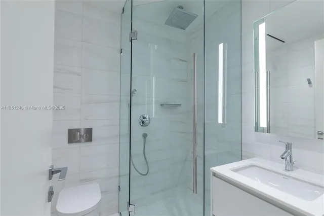 $32,000 | 300 Biscayne Blvd Way, Unit 2504C, Miami, FL 33131