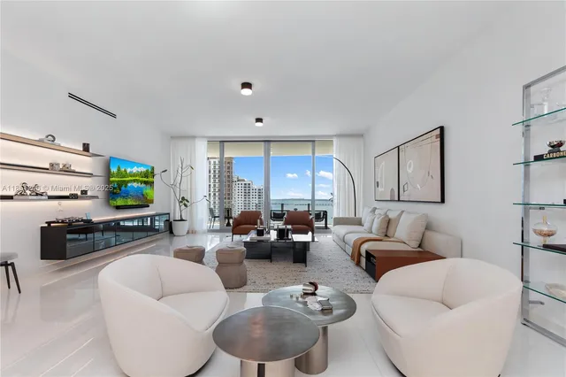 $32,000 | 300 Biscayne Blvd Way, Unit 2504C, Miami, FL 33131