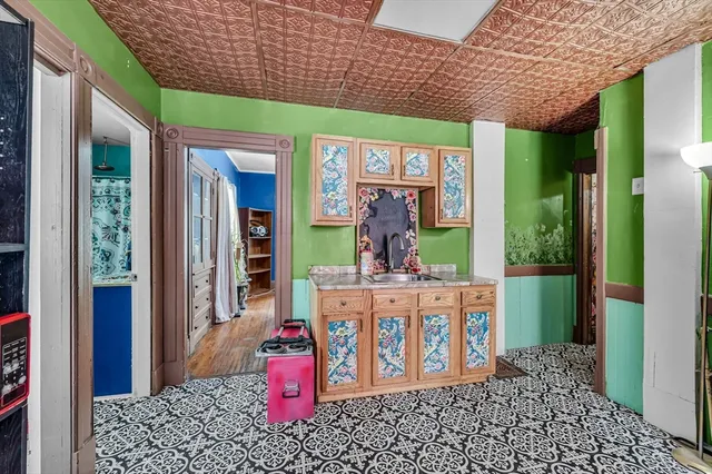 $225,000 | 393 St James Avenue, Springfield, MA 01109