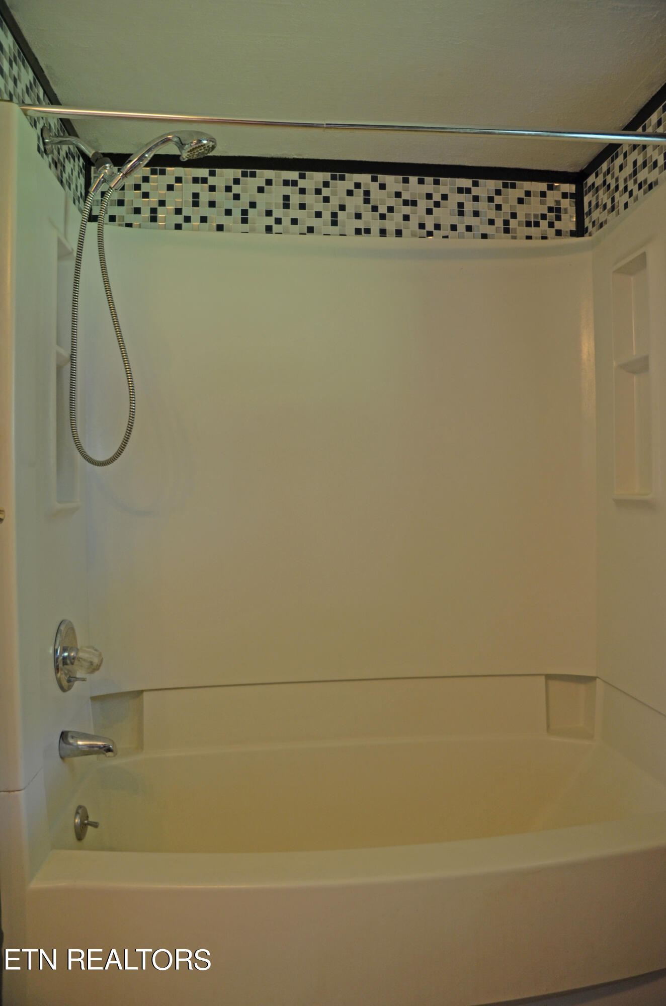 7627 Blueberry Road Powell, TN 37849 - Photo 8 of 15 Shower