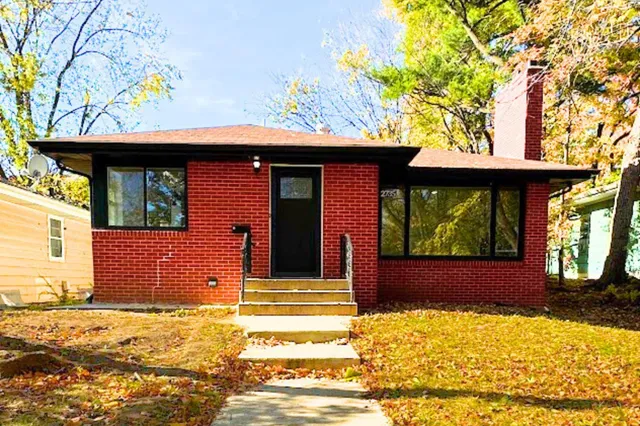 $289,900 | 2735 North Upton Avenue, Minneapolis, MN 55411