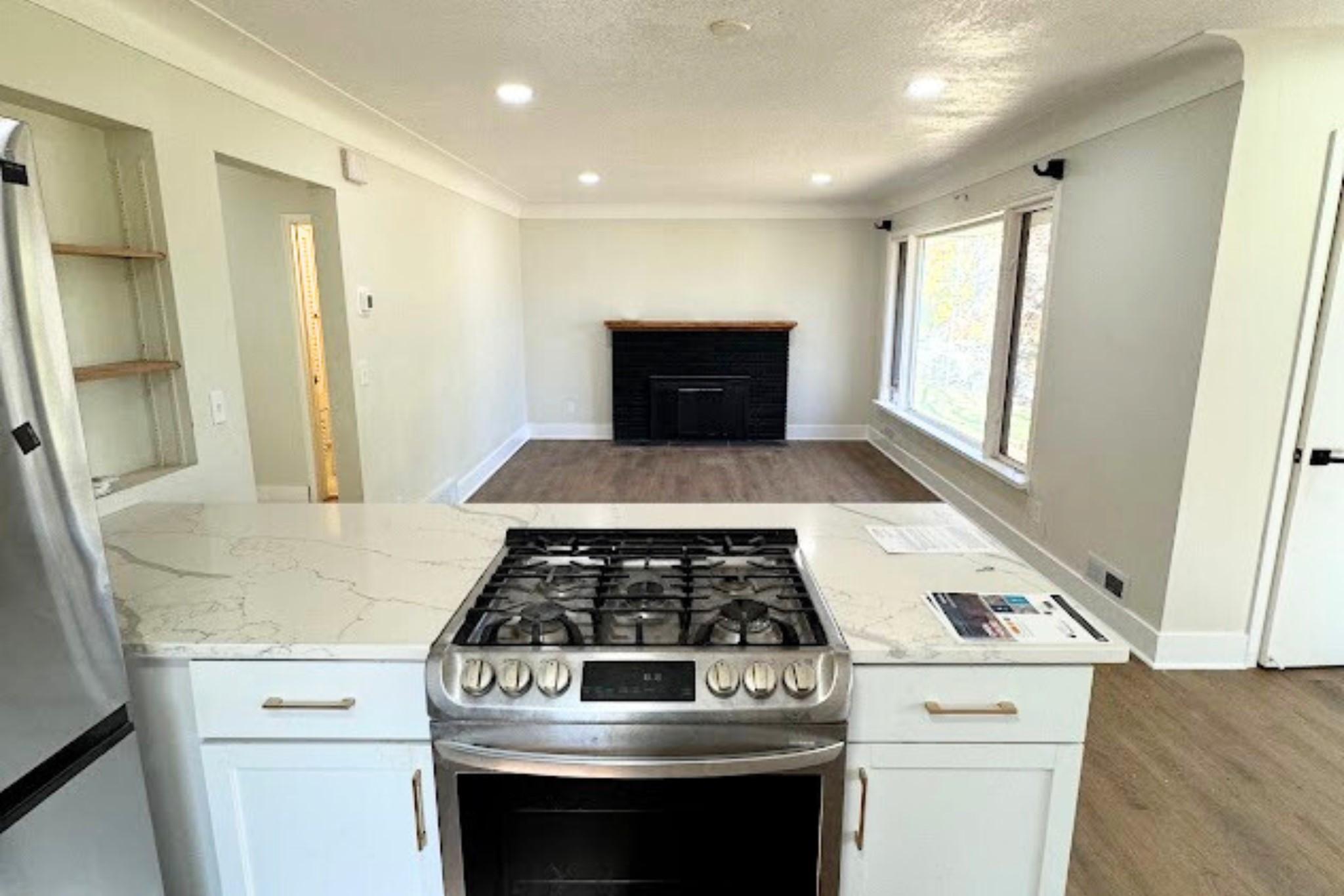 2735 North Upton Avenue Minneapolis, MN 55411 - Photo 2 of 22