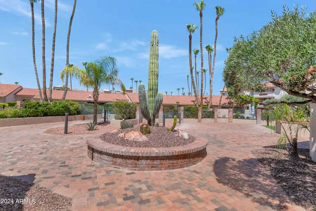 $169,900 | 17404 North 99th Avenue, Unit 108, Sun City, AZ 85373