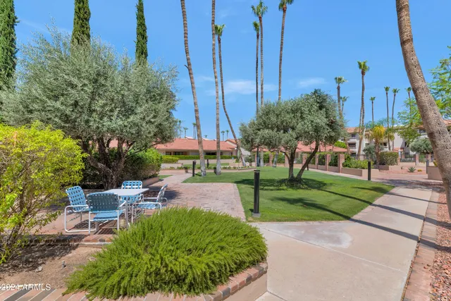 $169,900 | 17404 North 99th Avenue, Unit 108, Sun City, AZ 85373