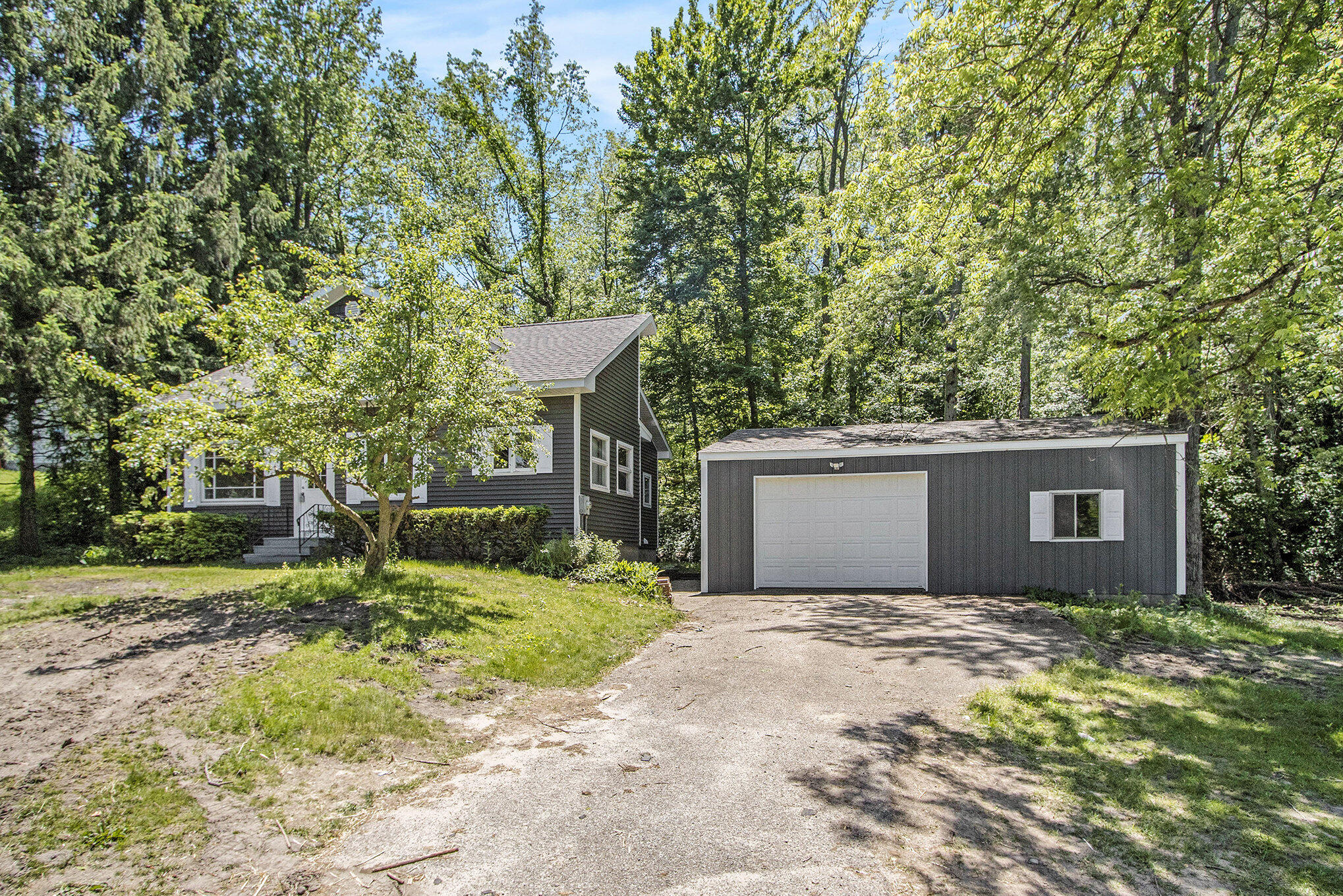 381 Hickory Road Battle Creek, MI 49017 - Photo 3 of 17 003_381whickory