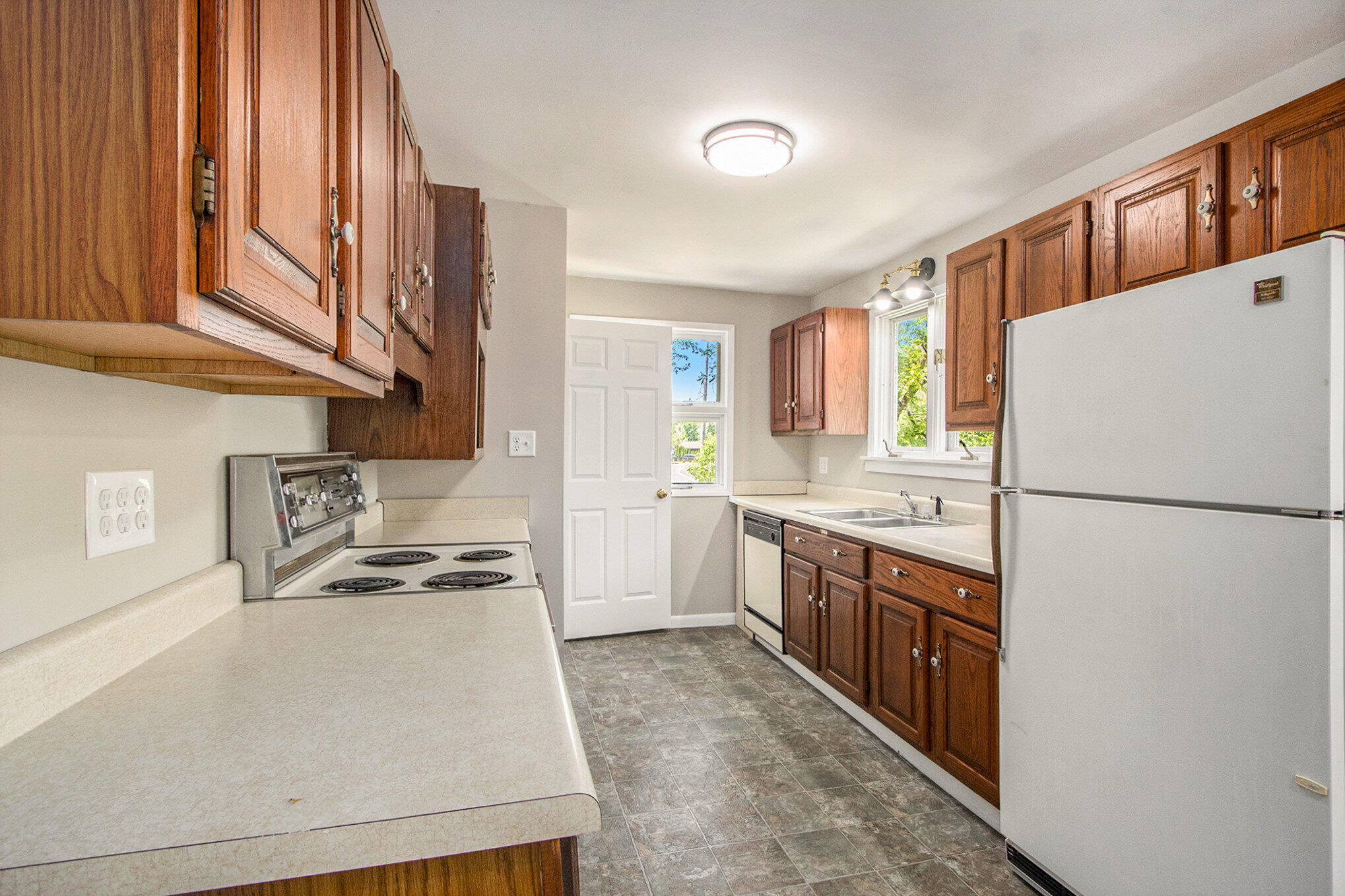 381 Hickory Road Battle Creek, MI 49017 - Photo 6 of 17 006_381whickory_19