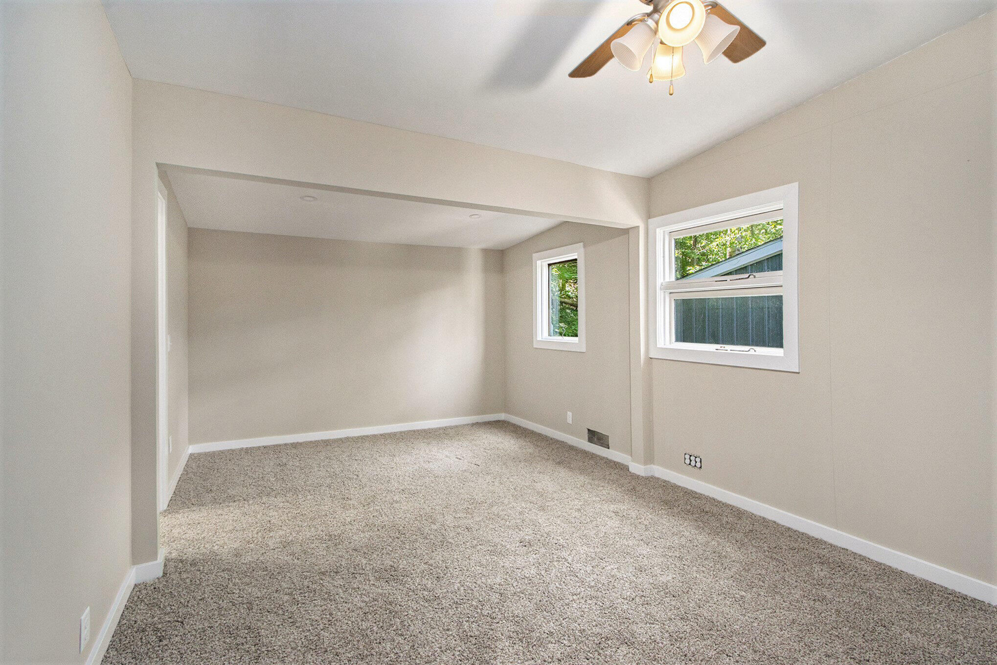 381 Hickory Road Battle Creek, MI 49017 - Photo 8 of 17 010_381whickory_7