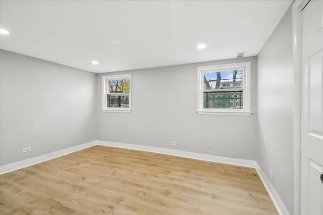 $2,600 | 2623 West Arthur Avenue, Unit 1, Chicago, IL 60645