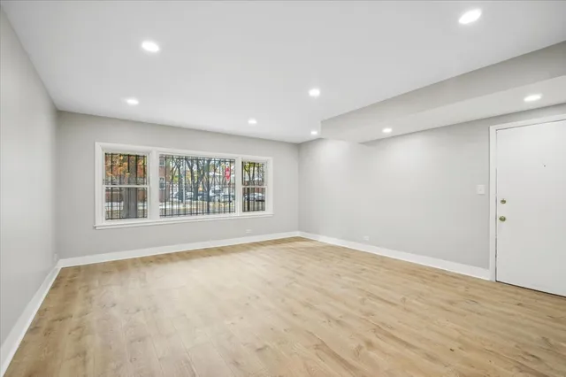 $2,600 | 2623 West Arthur Avenue, Unit 1, Chicago, IL 60645