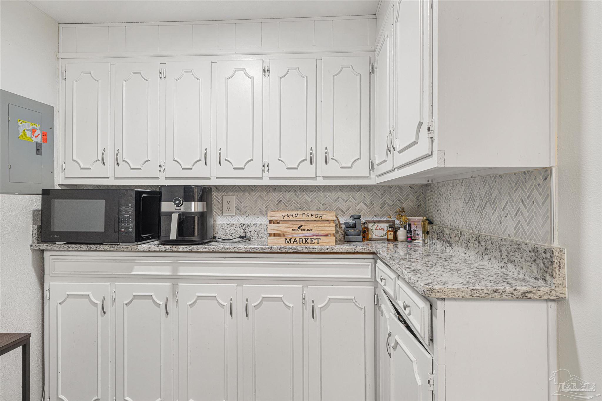 710 West Pinestead Road Pensacola, FL 32505 - Photo 8 of 24