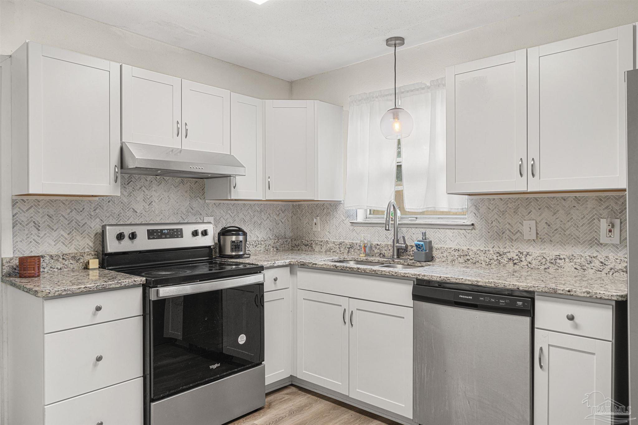 710 West Pinestead Road Pensacola, FL 32505 - Photo 10 of 24
