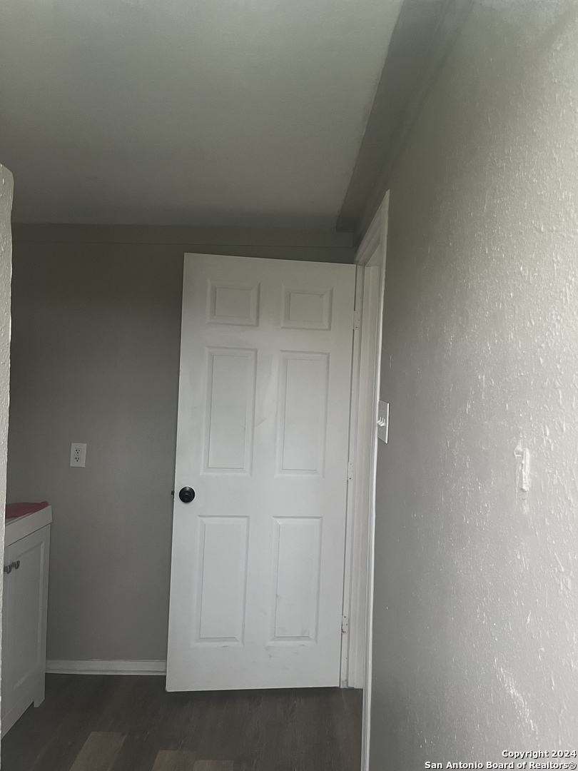 136 Hilary Street, Unit 2 San Antonio, TX 78210 - Photo 2 of 4 a view of room