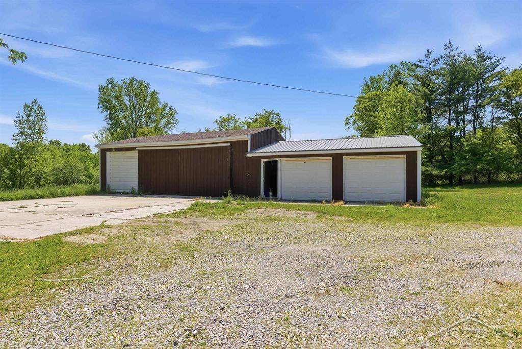 1777 West Pine River Road Breckenridge, MI 48615 - Photo 9 of 27