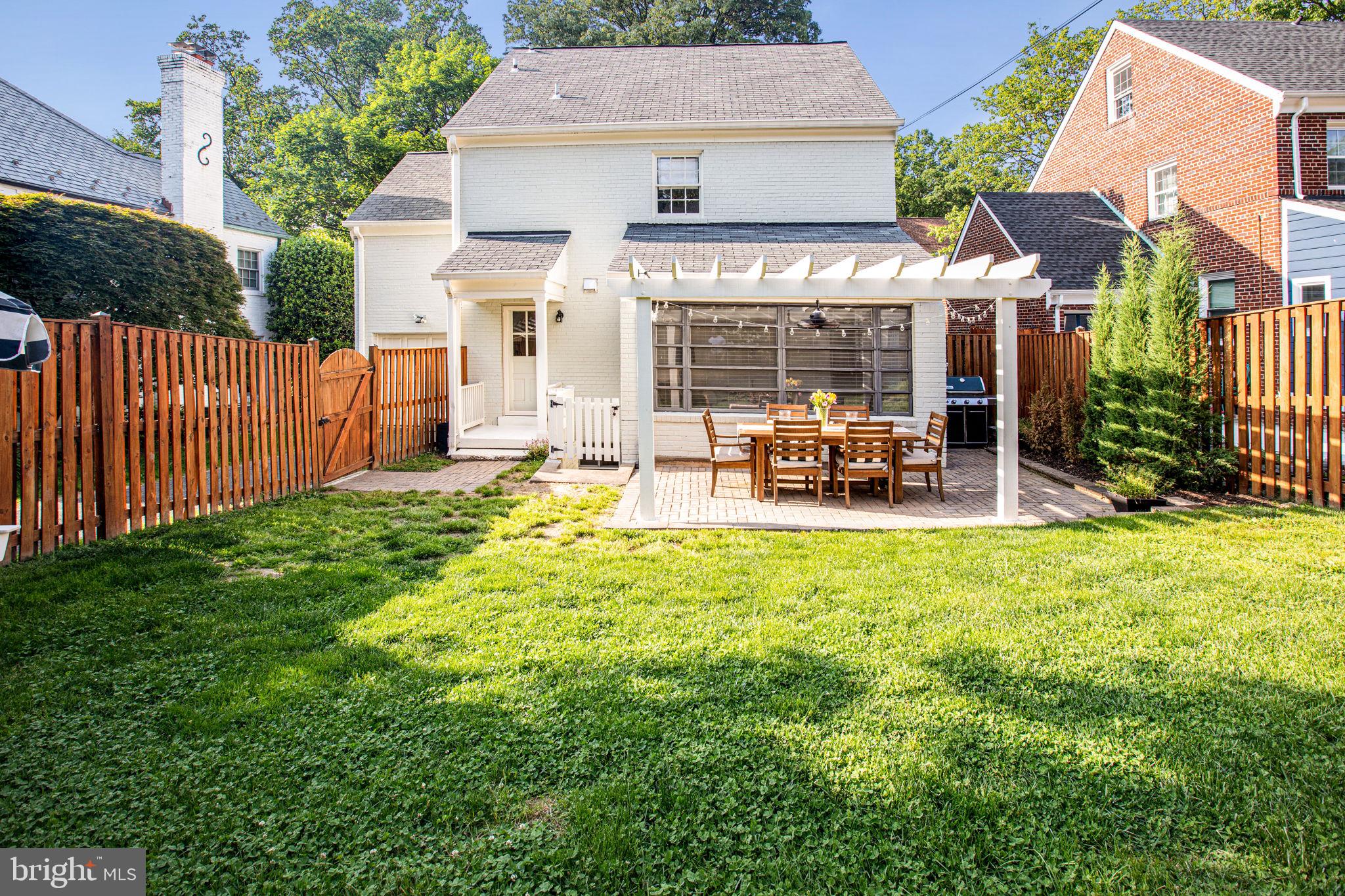 1654 Primrose Road Northwest Washington, DC 20012 - Photo 5 of 58 Backyard view
