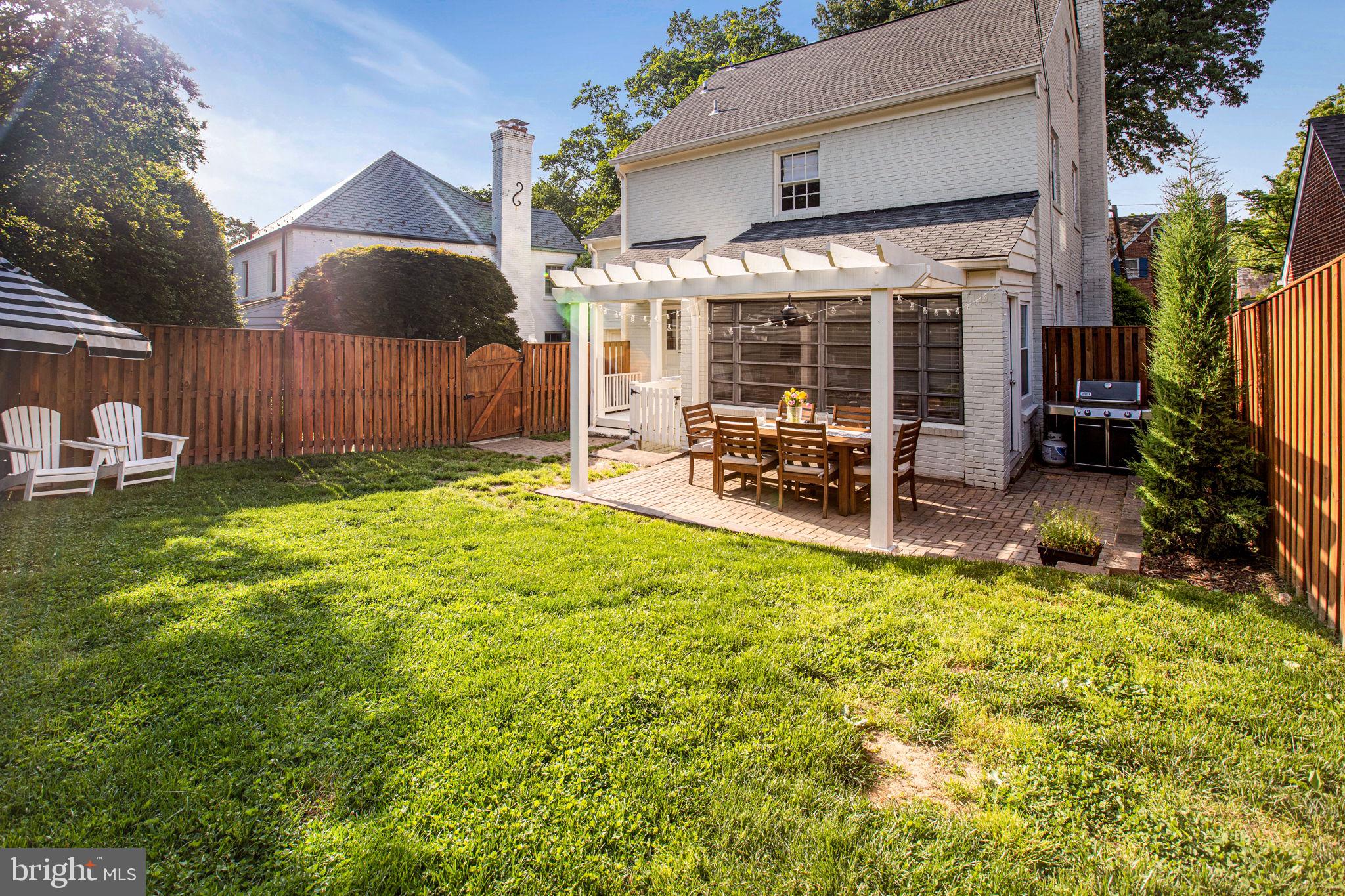 1654 Primrose Road Northwest Washington, DC 20012 - Photo 6 of 58 Backyard view
