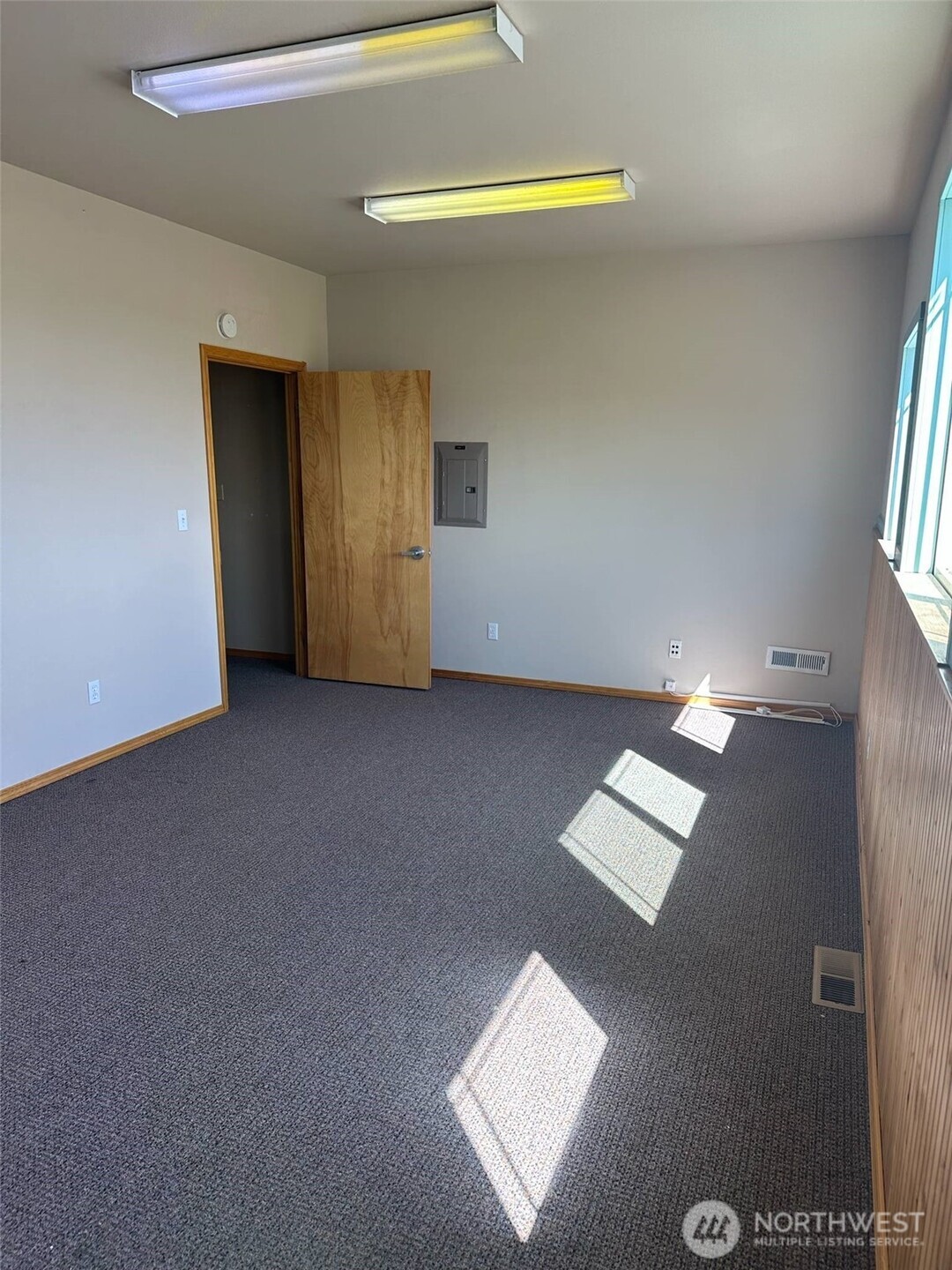 117 North 8th Street, Unit 400 Shelton, WA 98584 - Photo 5 of 7