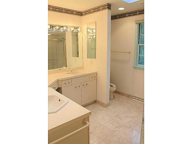 200 Timber Ridge Road Pittsburgh, PA 15238 - Photo 13 of 18 Master Bath/Spa.