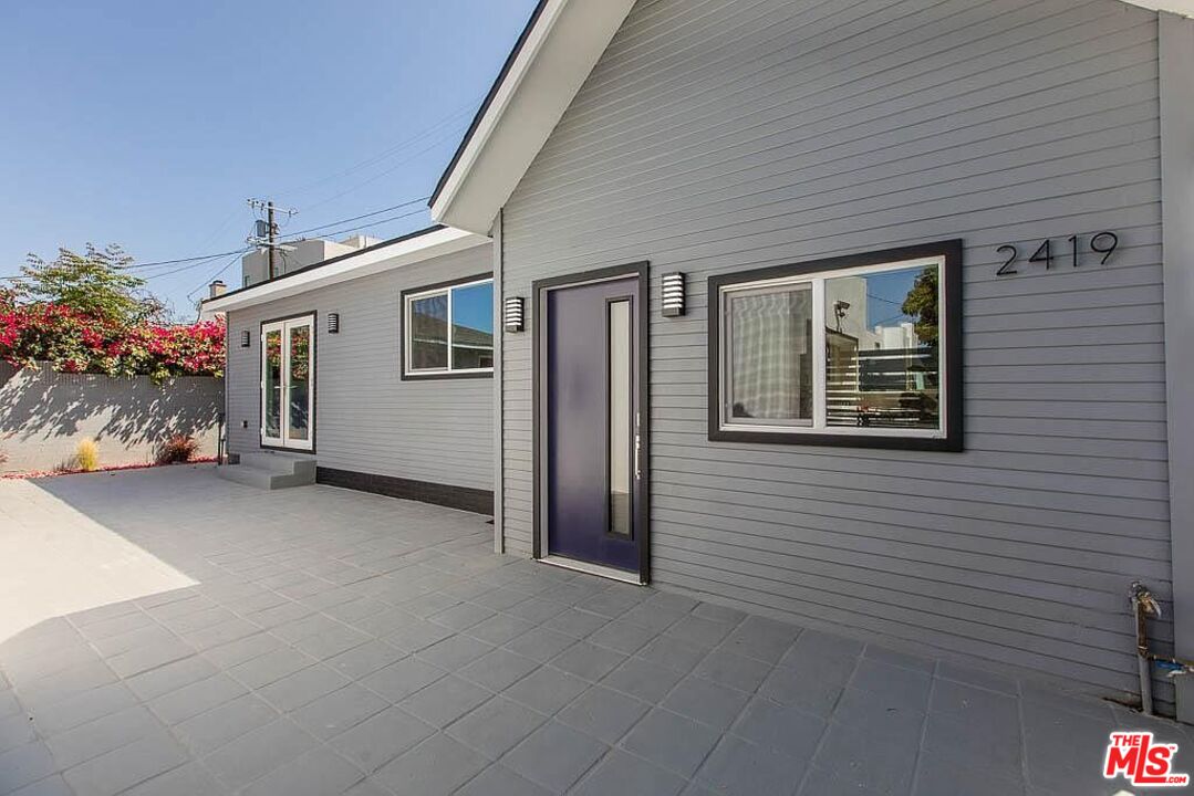 2419 Walnut Avenue Venice, CA 90291 - Photo 3 of 11 a view of a house with a garage