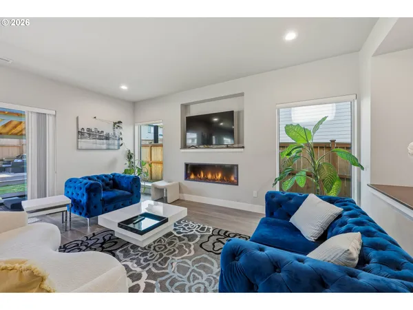 $869,900 | 4018 Southeast 77th Avenue, Hillsboro, OR 97123