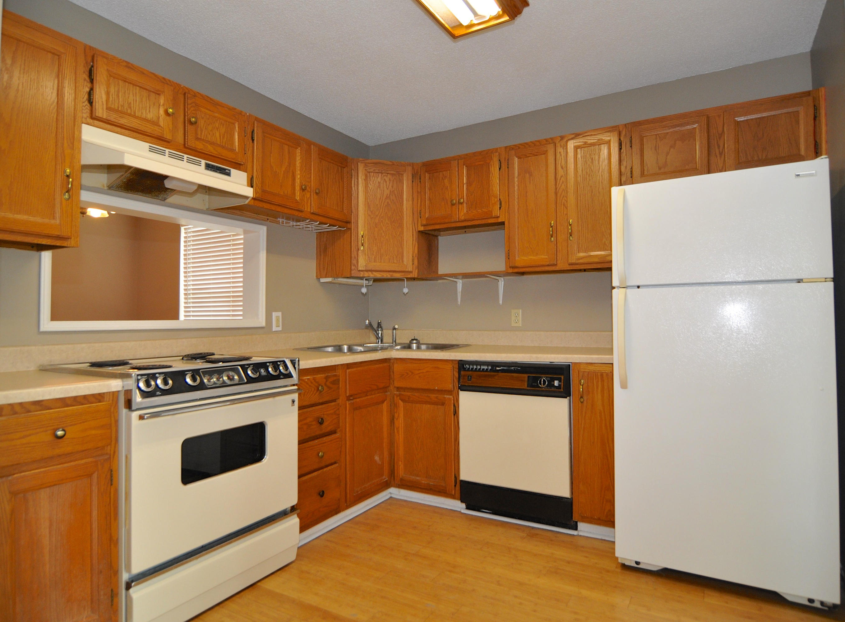 633 Vose Road, Unit A Alcoa, TN 37701 - Photo 4 of 18 DSC_0846