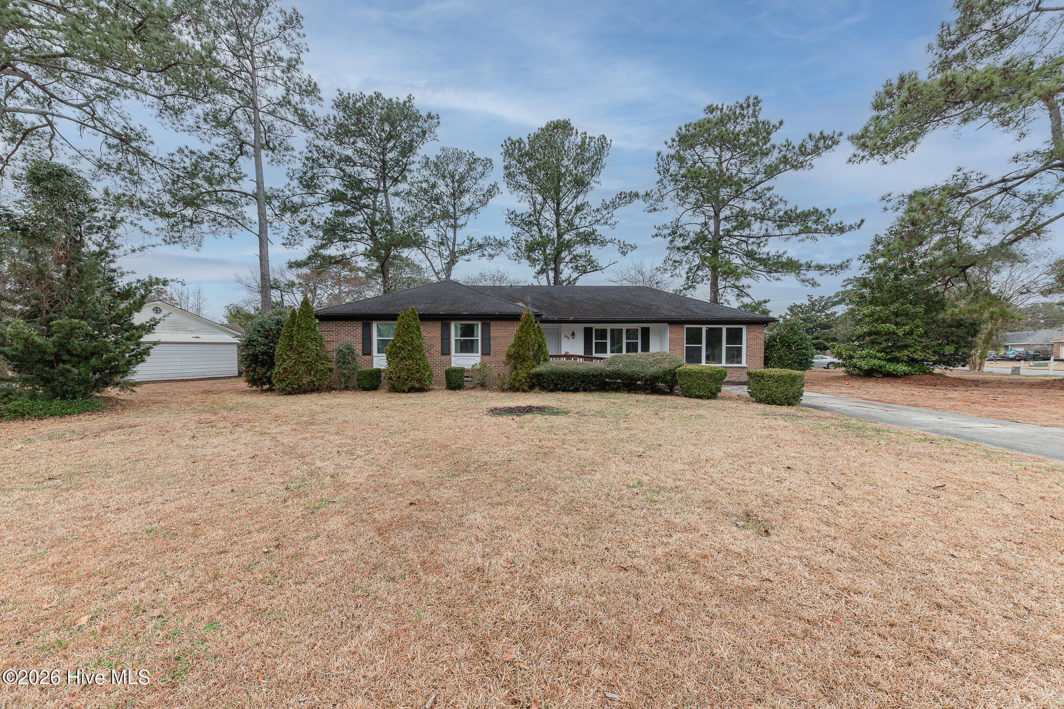 605 Winchester Road Jacksonville, NC 28546 - Photo 2 of 47 1FRONT