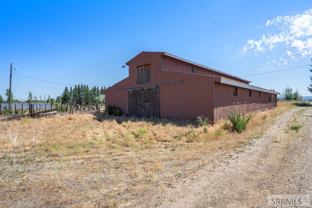 167 North 4200 East Rigby, ID 83442 - Photo 4 of 49 6-Stall Barn