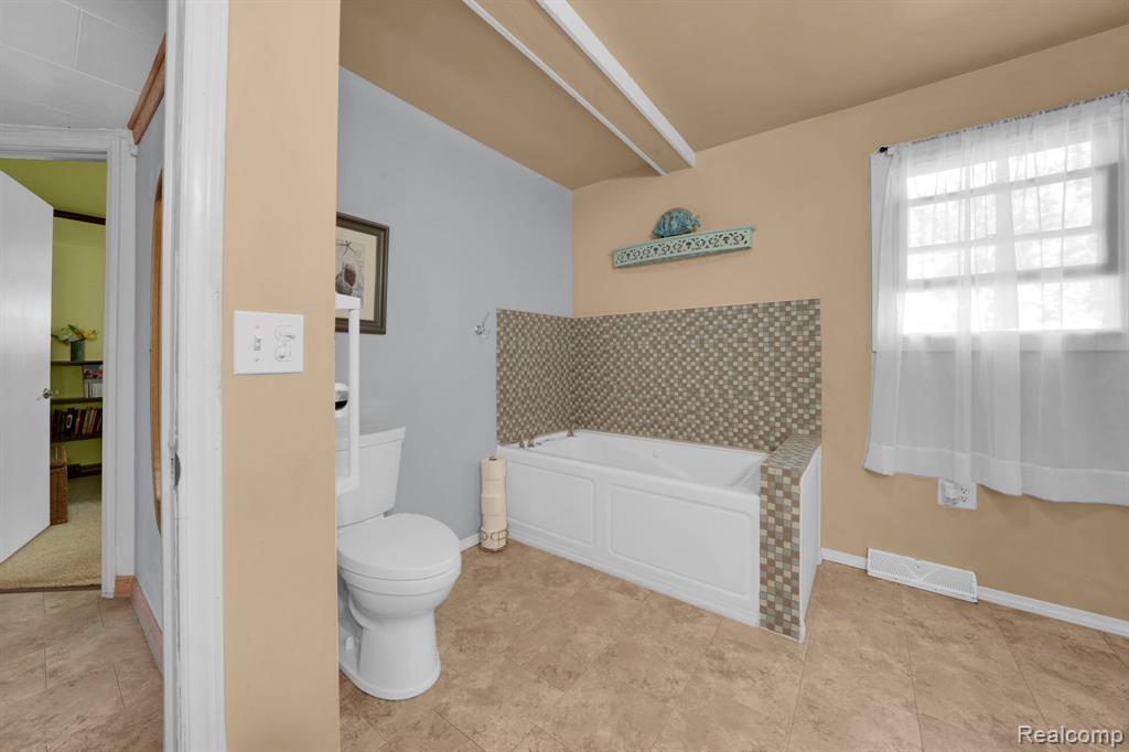 957 Miller Road Lake Orion, MI 48362 - Photo 22 of 41 Gallery Image 22