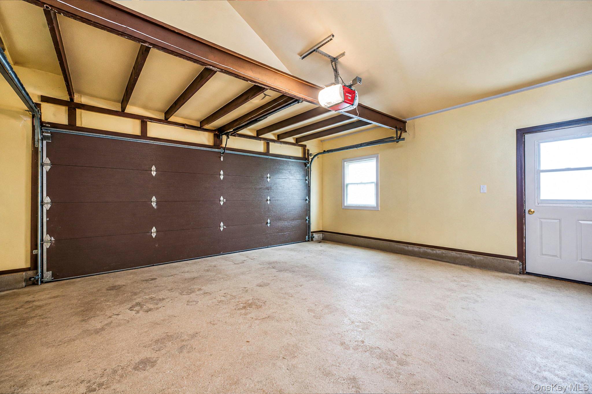 1335 August Road North Babylon, NY 11703 - Photo 36 of 40