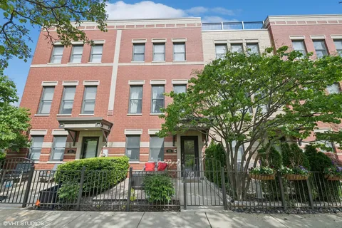 $850,000 | 1053 North Kingsbury Street, Chicago, IL 60610