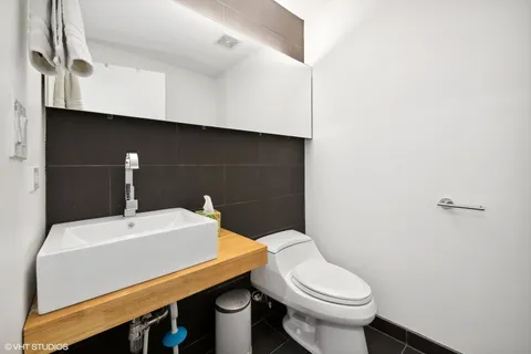 $850,000 | 1053 North Kingsbury Street, Chicago, IL 60610