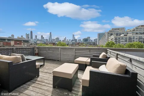 $850,000 | 1053 North Kingsbury Street, Chicago, IL 60610