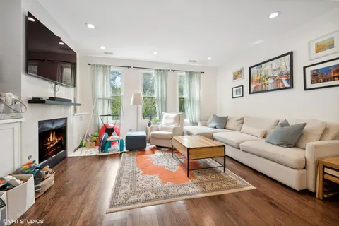 $850,000 | 1053 North Kingsbury Street, Chicago, IL 60610