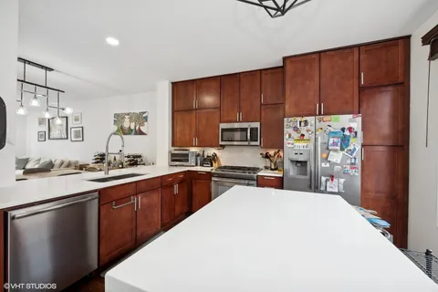 $850,000 | 1053 North Kingsbury Street, Chicago, IL 60610