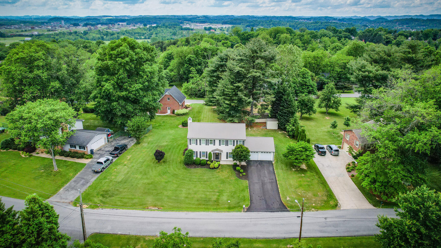 1036 Amersham Road Kingsport, TN 37660 - Photo 6 of 57 1036 Amersham Road pic 6