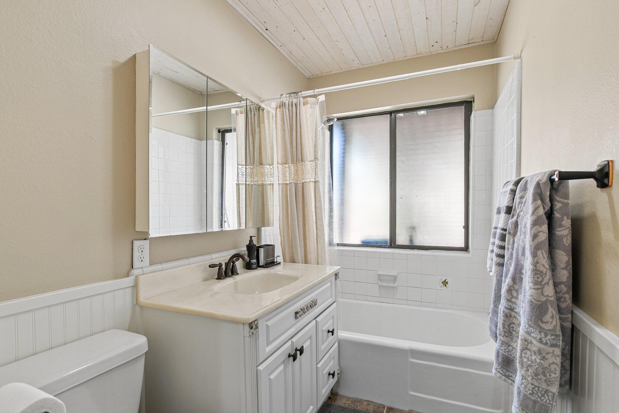 1211 Yankee Creek Road Eagle Point, OR 97524 - Photo 19 of 36 18