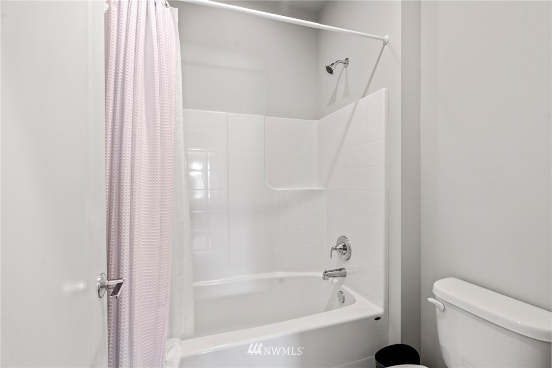 11403 Southeast 162nd Street Renton, WA 98055 - Photo 26 of 32