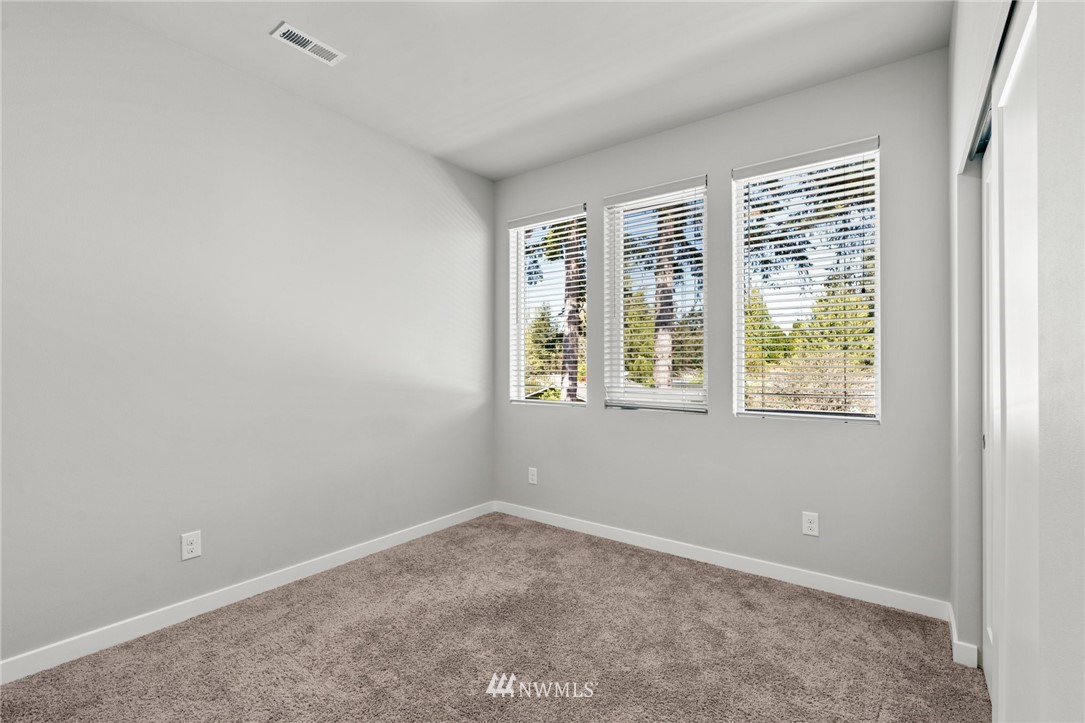 11403 Southeast 162nd Street Renton, WA 98055 - Photo 6 of 32