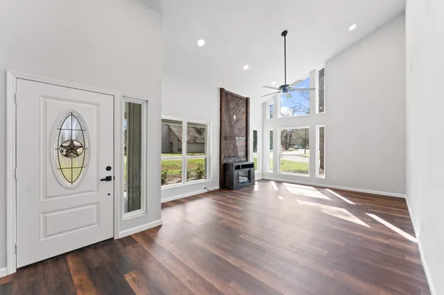 $2,900 | 2 Dewthread Court, The Woodlands, TX 77380