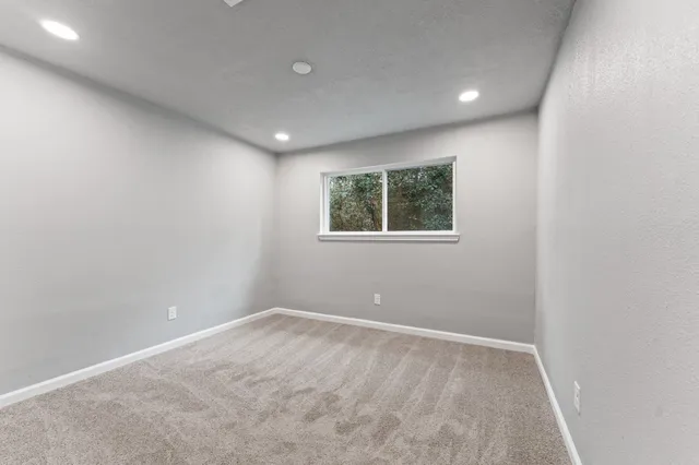 $2,900 | 2 Dewthread Court, The Woodlands, TX 77380